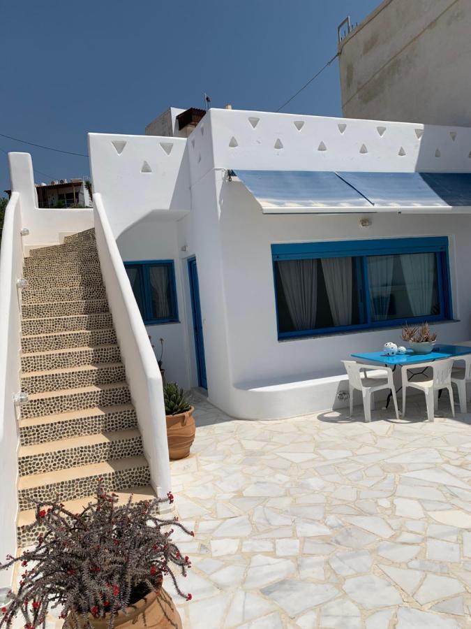 Blue Sea Villa & Apartments Makrýgialos Exterior foto